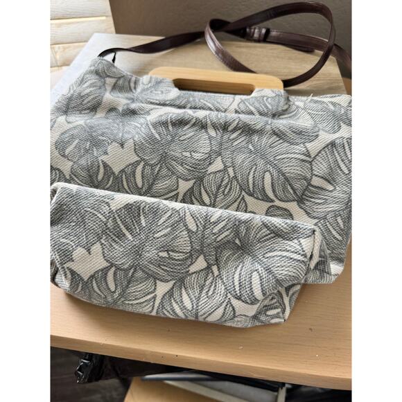 Tropical Leaf Print Canvas Handbag with Bamboo Handles and Adjustable Strap - Picture 6 of 10